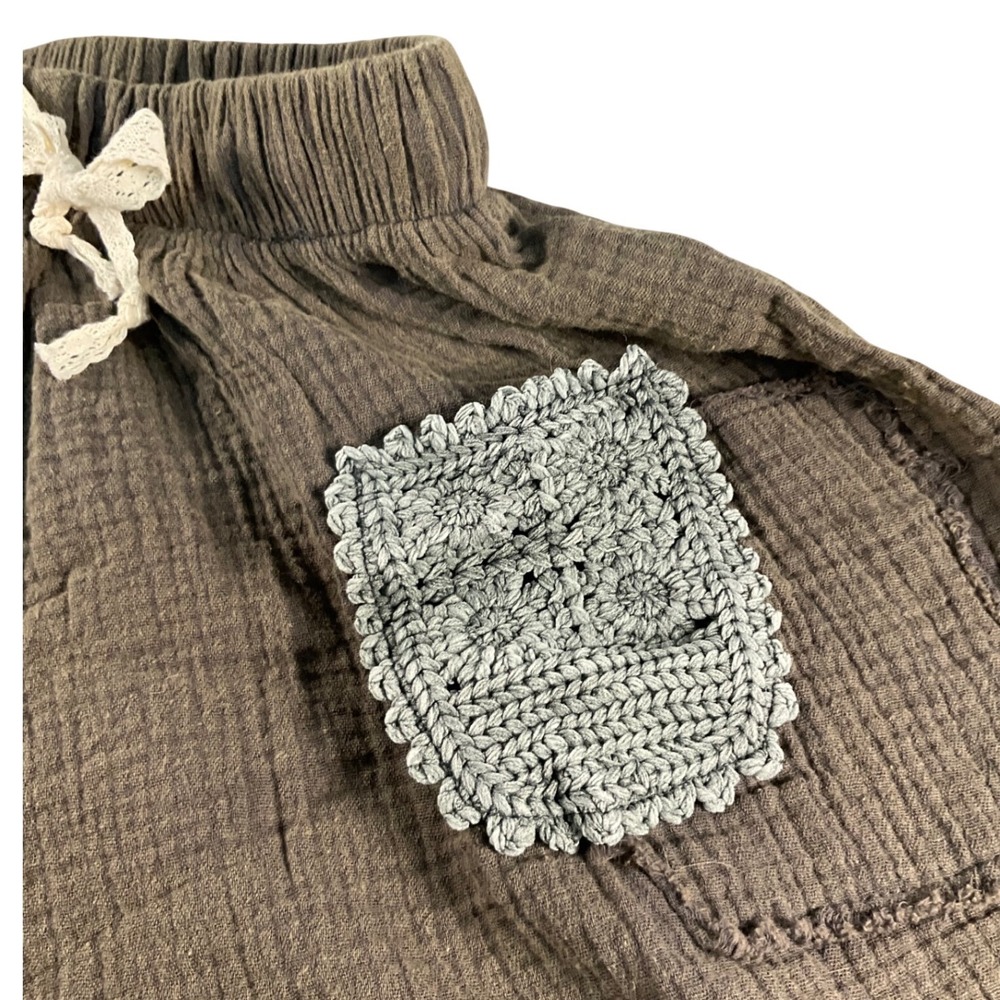POL Floral Eyelet Lace and Double Gauze Joggers in Charcoal SMP578 - Picture 7 of 10